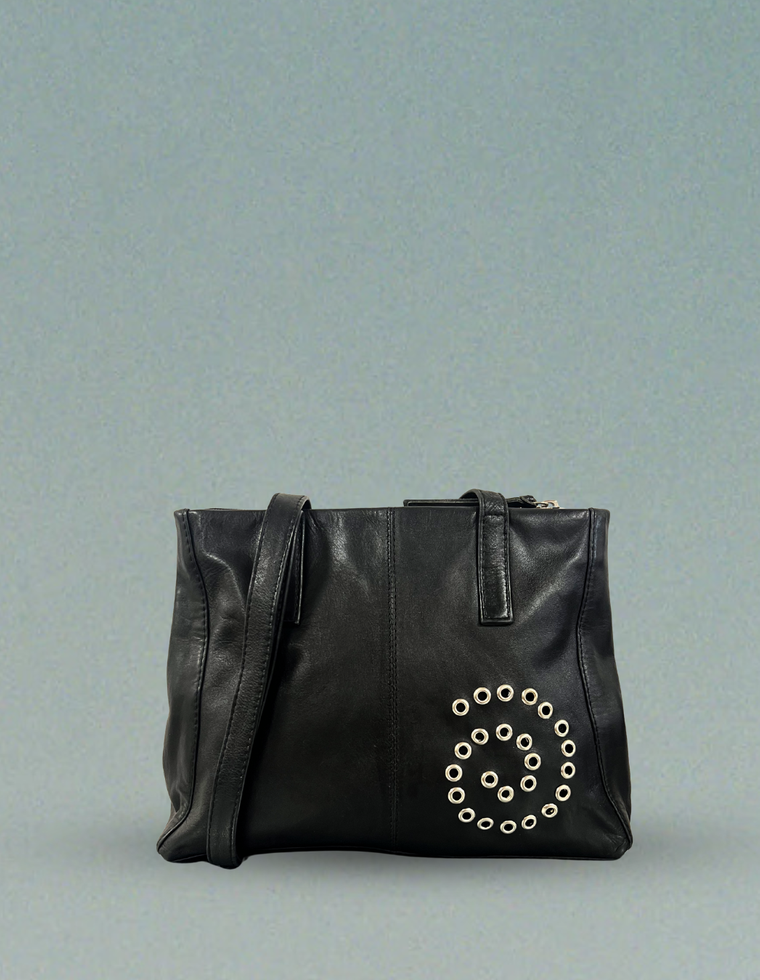 Spiral Stud Vintage Leather Bag / Piece 40