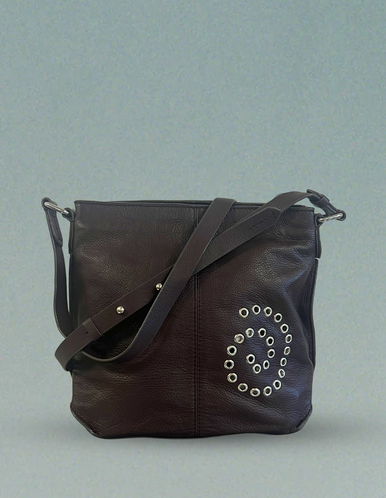 Spiral Stud Vintage Leather Bag / Piece 46