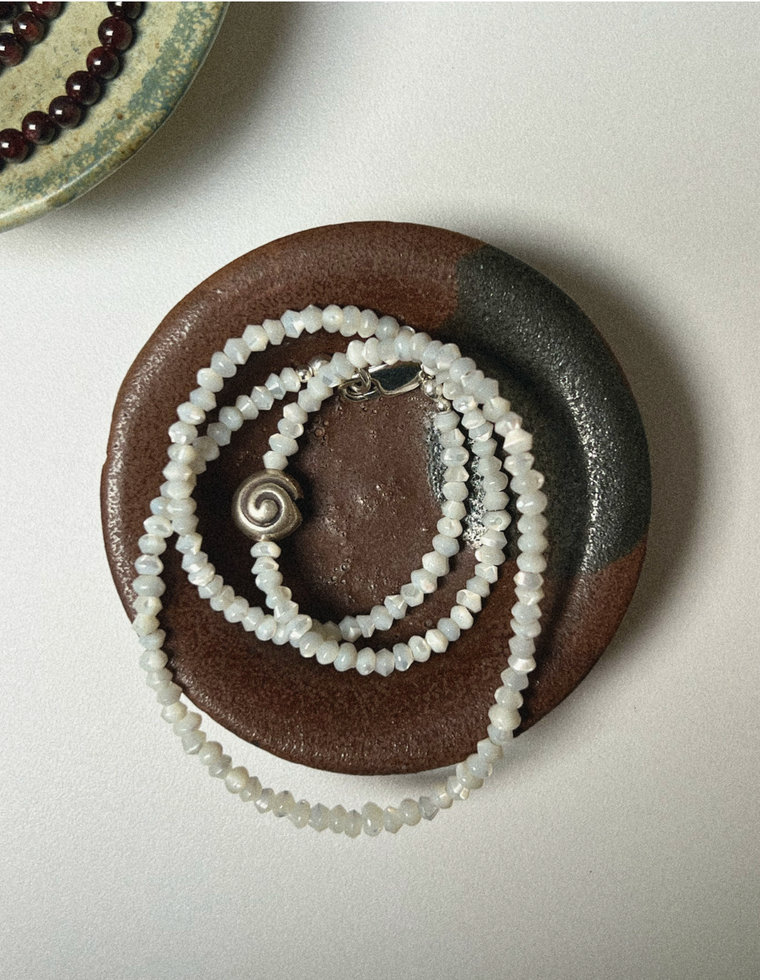 Eliore II - Mother of Pearl Necklace
