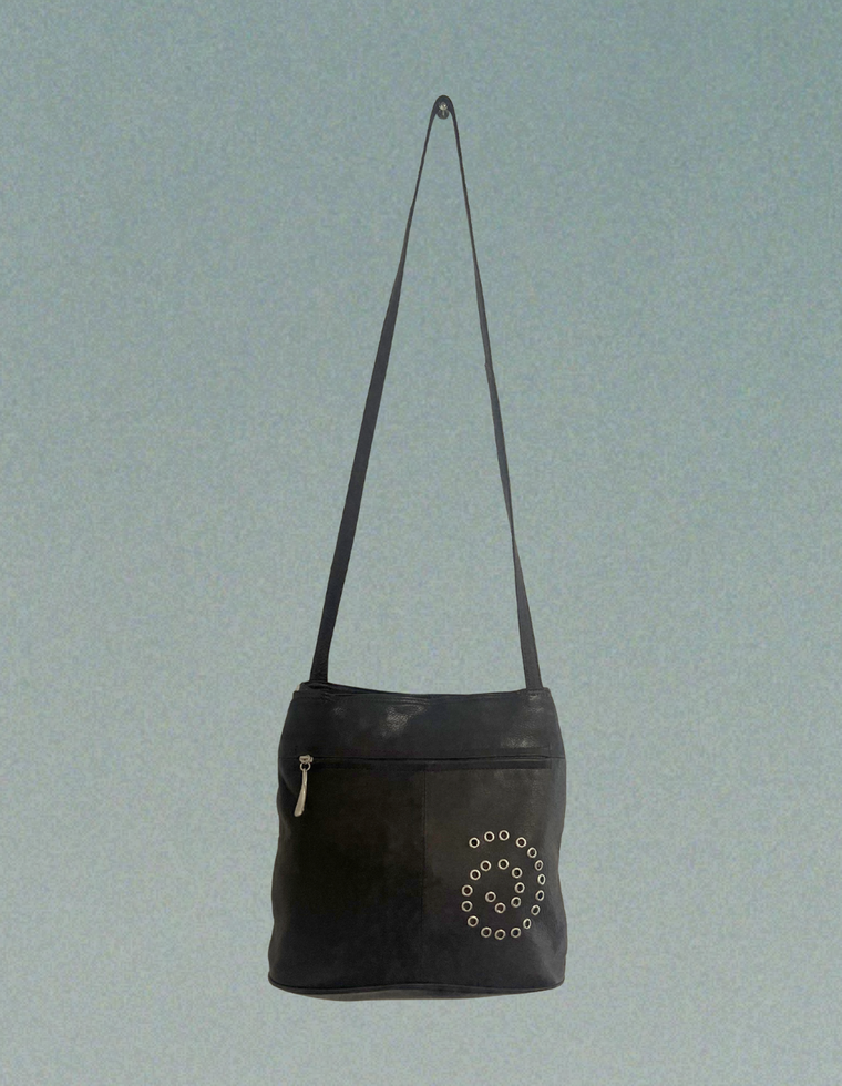 Spiral Stud Vintage Leather Bag / Piece 52