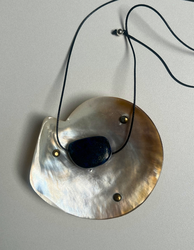 Lapis Lazuli Forma Pendant