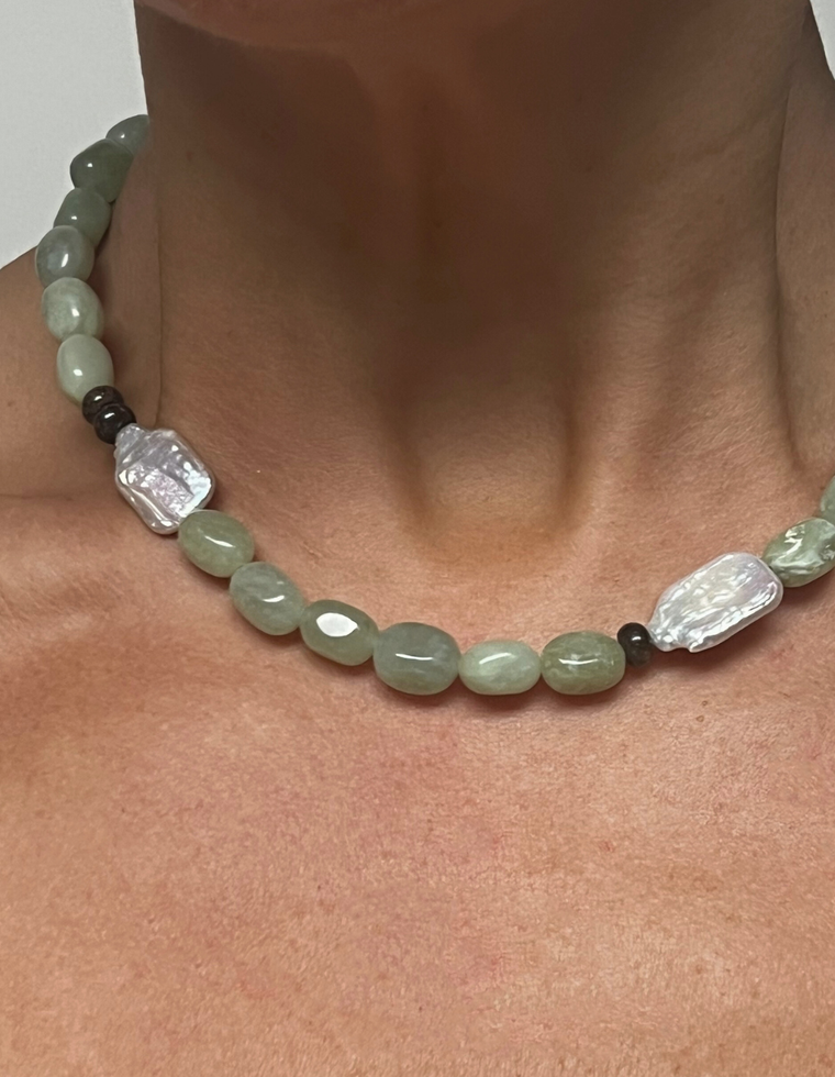 Veloria - Bowenite & Pearl Necklace