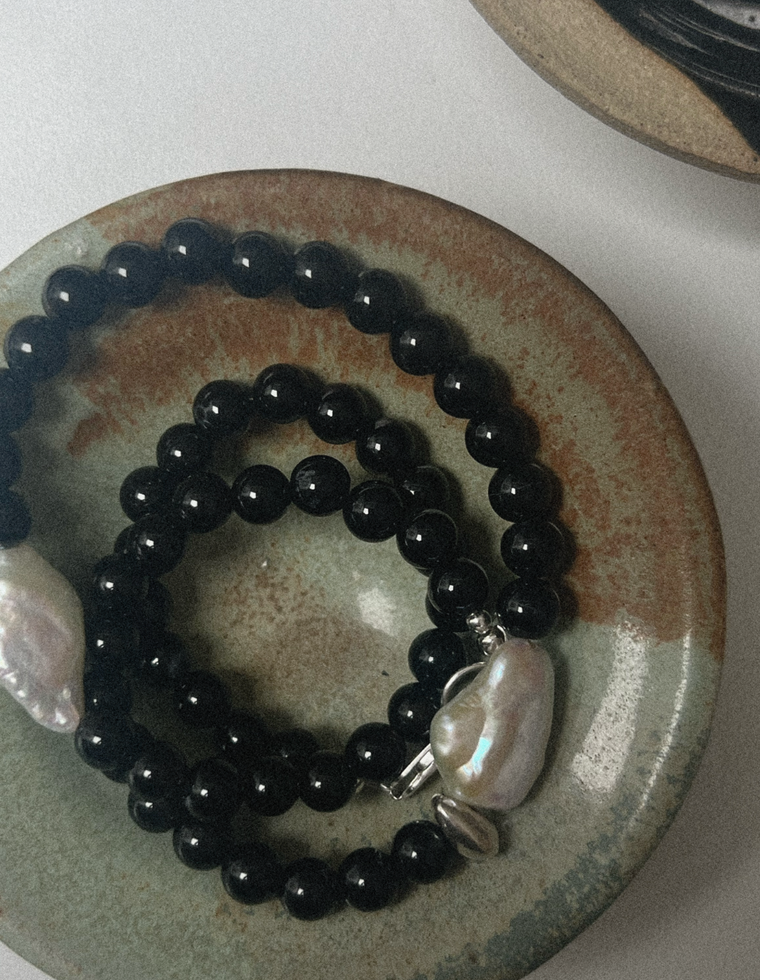 Vemira III - Onyx & Pearl Necklace