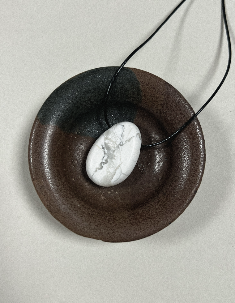 Sylcaris II - Howlite Forma Pendant