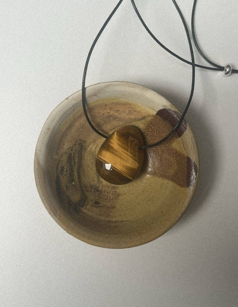 Soralen IV - Tiger Eye Forma Pendant