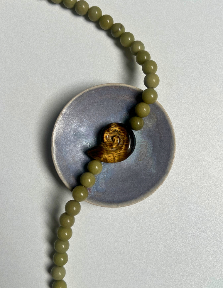 Levante 16 – Alashan Agate Whorl Necklace