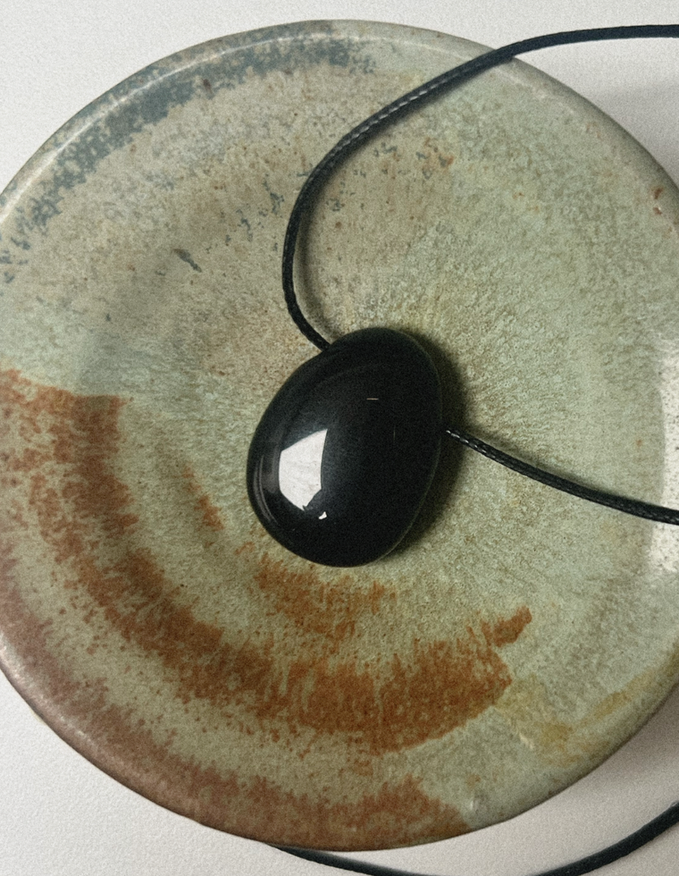 Isen - Obsidian Forma Pendant