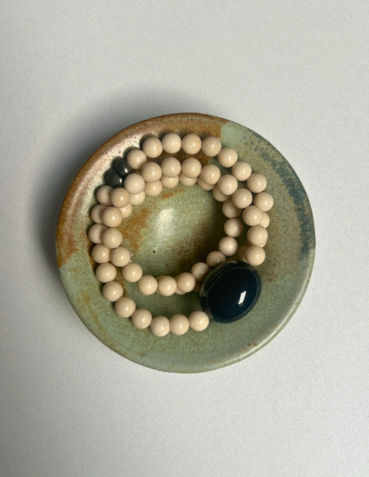 Counter 2 - Fossilised Coral & Onyx Necklace