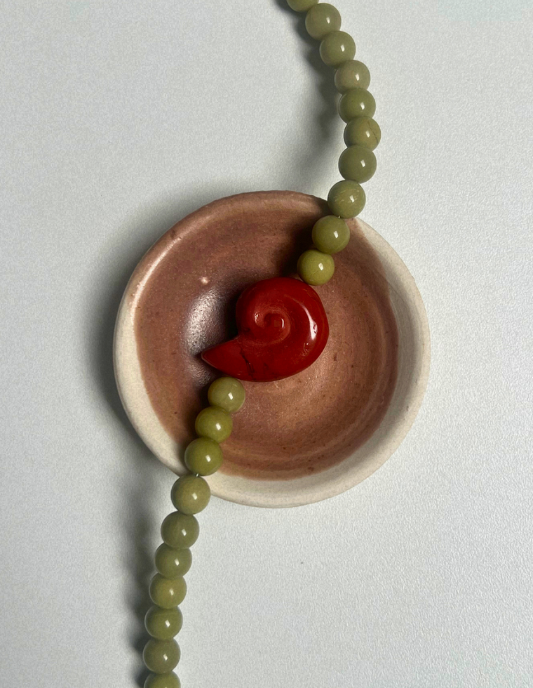 Levante 20 – Alashan Agate Whorl Necklace