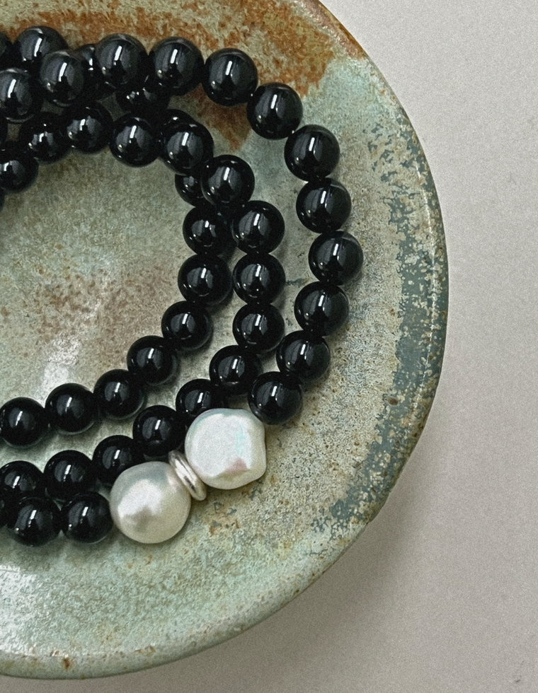 Valmira - Onyx & Pearl Necklace