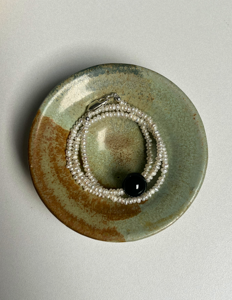 Counter 7 - Pearl & Onyx Necklace