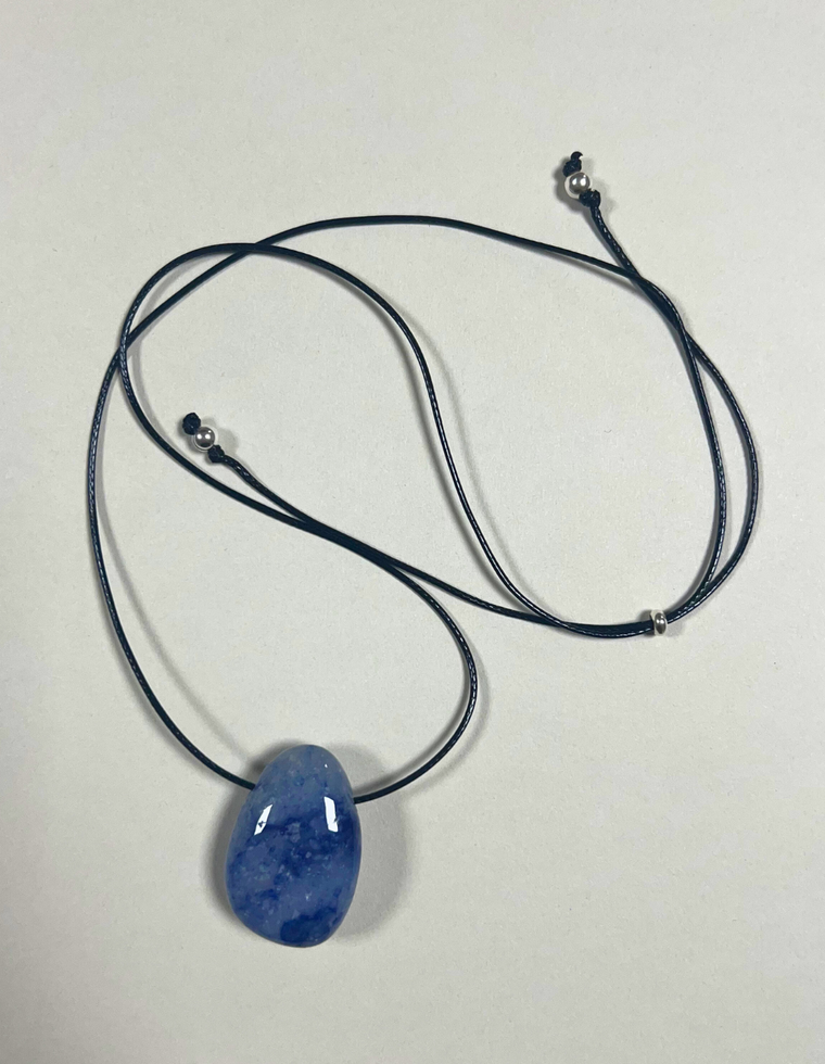 Iressa - Blue Quartz Forma Pendant