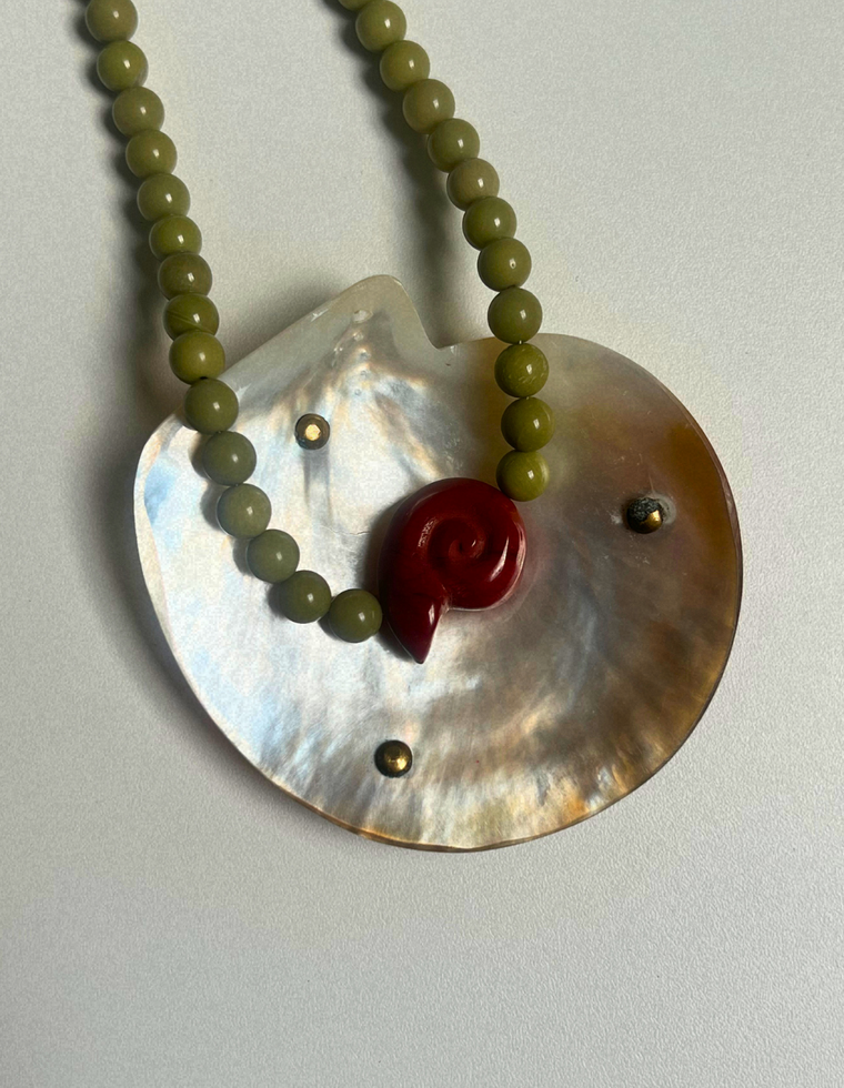 Levante 20 – Alashan Agate Whorl Necklace