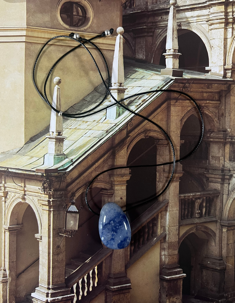 Iressa - Blue Quartz Forma Pendant