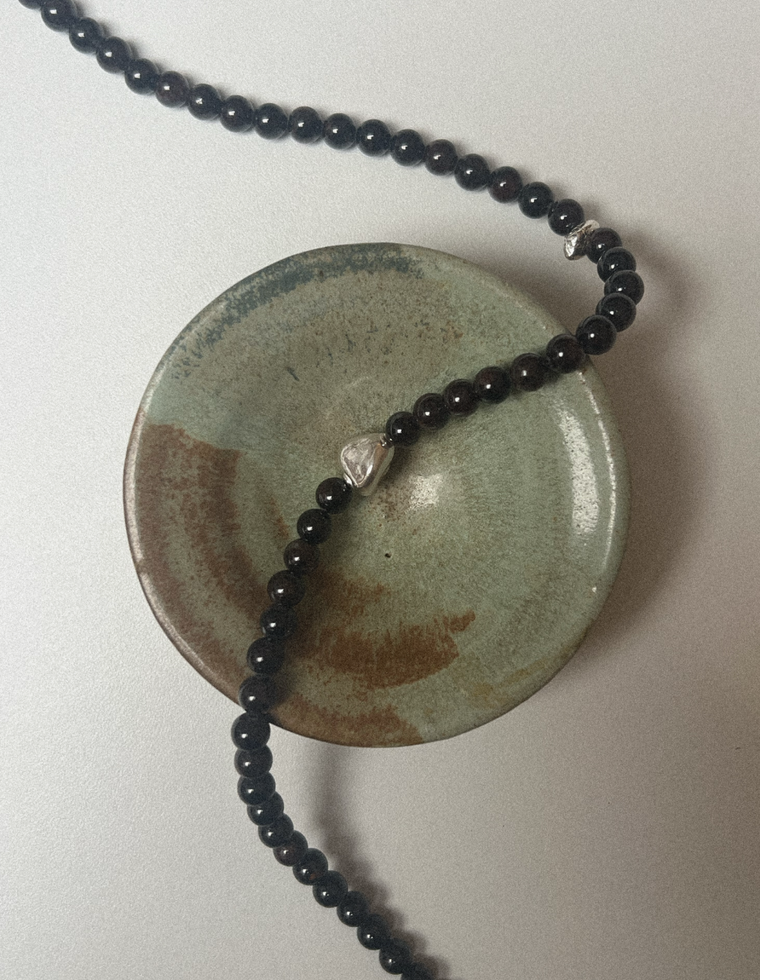 Velyraen - Garnet Necklace