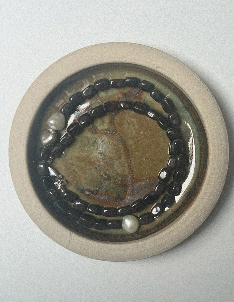Tharwyn - Garnet & Pearl Necklace