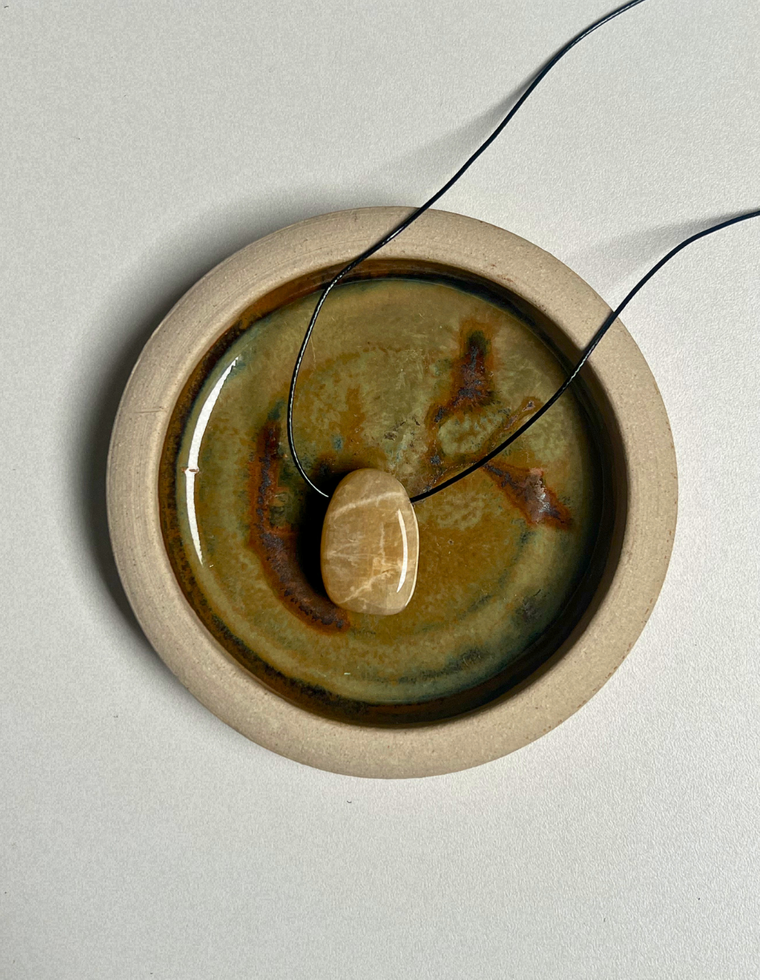 Moonstone Forma Pendant