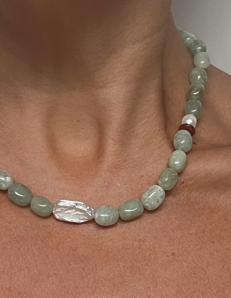 Tavriel - Bowenite & Pearl Necklace