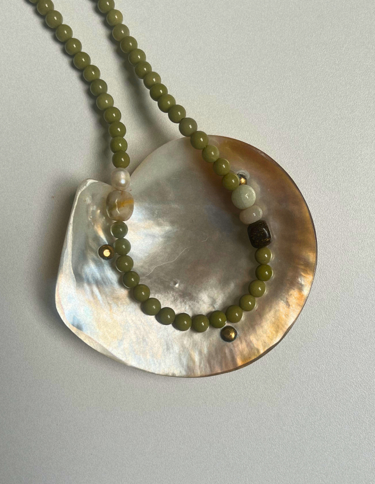 Levante 30 – Alashan Agate & Bronzite Necklace
