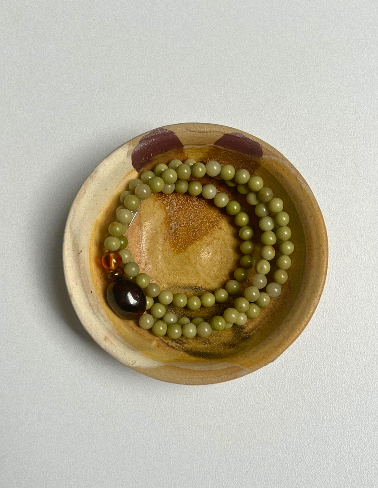 Levante 33 – Alashan Agate & Garnet Necklace