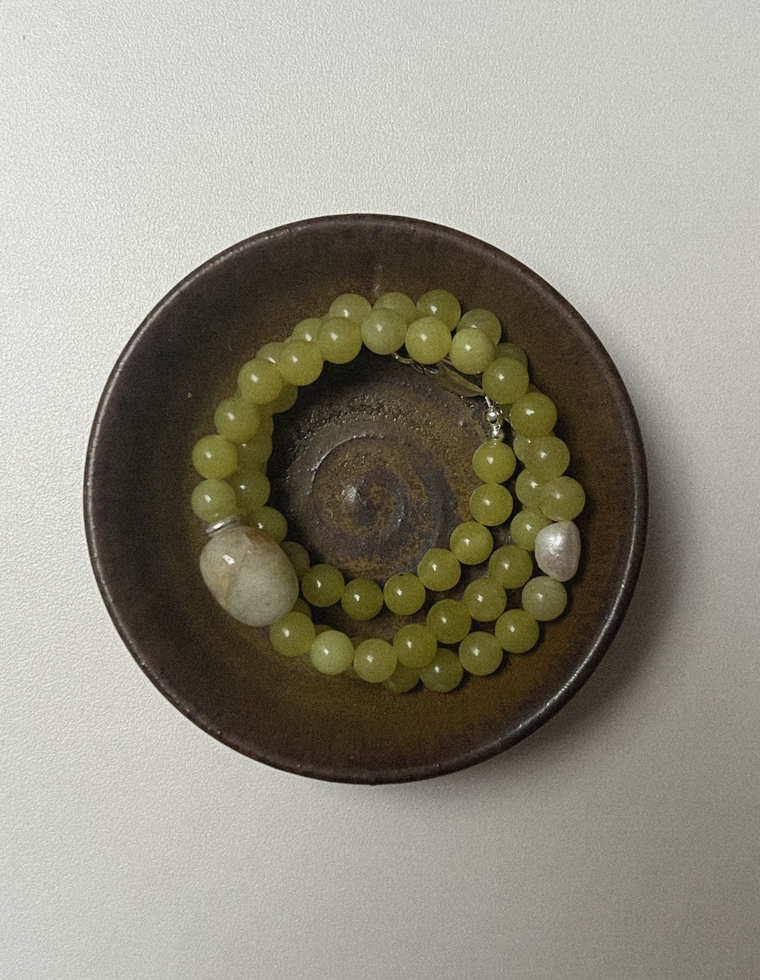 Vionthra - Olive Jade & Beryl Necklace