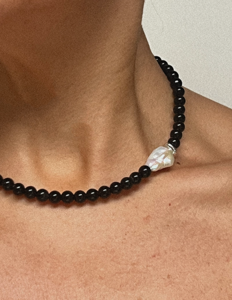 Vemira III - Onyx & Pearl Necklace