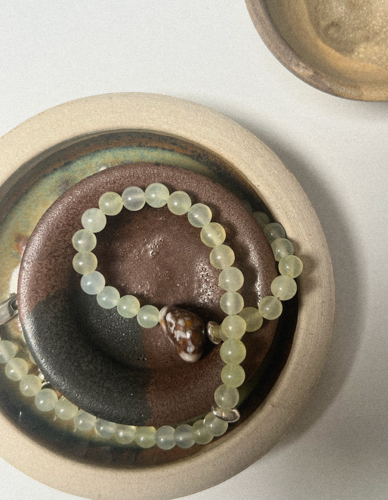 Avenor - Bowenite & Jasper Necklace